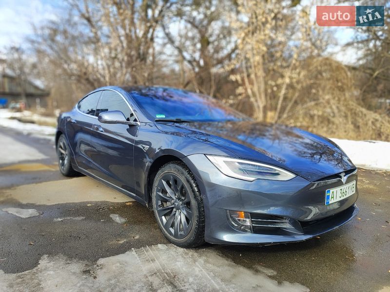 Лифтбек Tesla Model S 2018 в Киеве