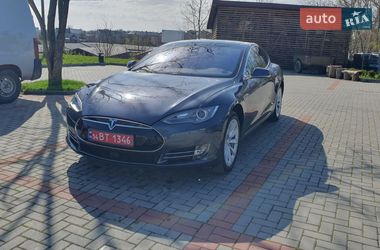 Лифтбек Tesla Model S 2015 в Золочеве