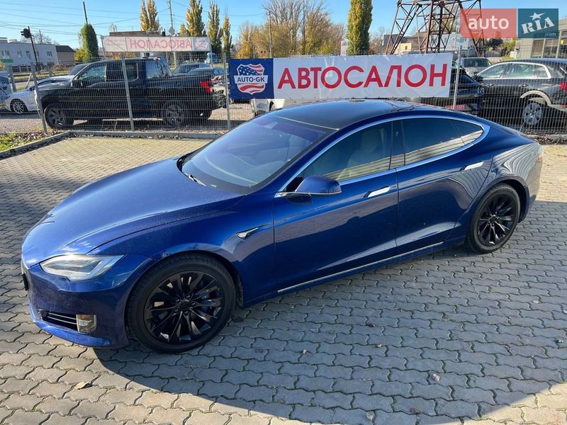 Лифтбек Tesla Model S 2017 в Кременчуге