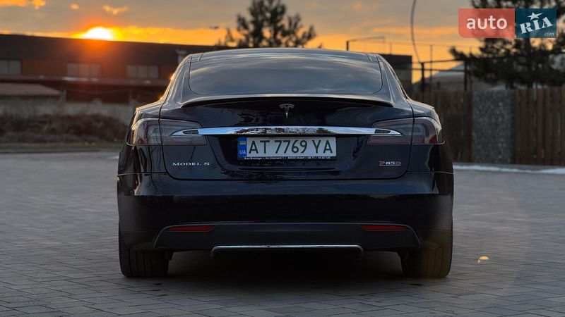 Лифтбек Tesla Model S 2014 в Ивано-Франковске
