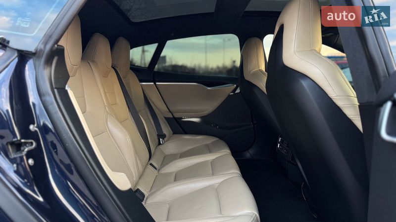 Лифтбек Tesla Model S 2014 в Ивано-Франковске