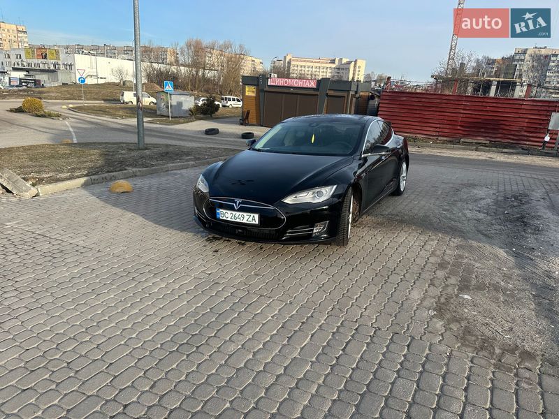 Ліфтбек Tesla Model S 2015 в Львові фото 2 Ліфтбек Tesla Model S 2015 в Львові