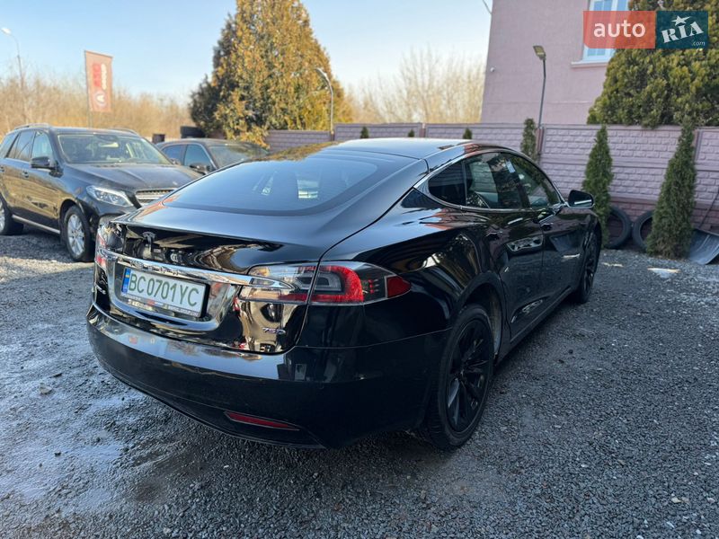 Лифтбек Tesla Model S 2018 в Львове