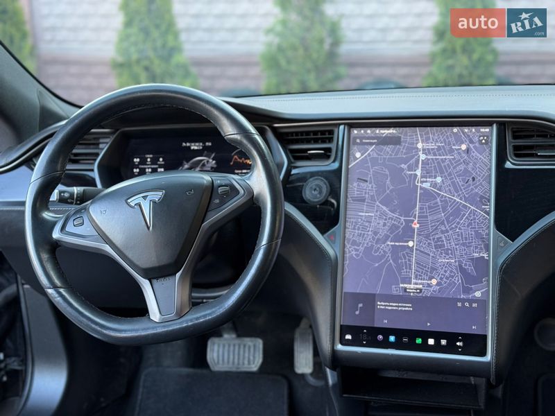 Лифтбек Tesla Model S 2018 в Львове