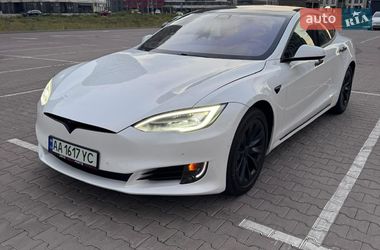 Ліфтбек Tesla Model S 2018 в Києві