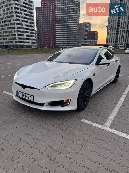 Ліфтбек Tesla Model S 2018 в Києві