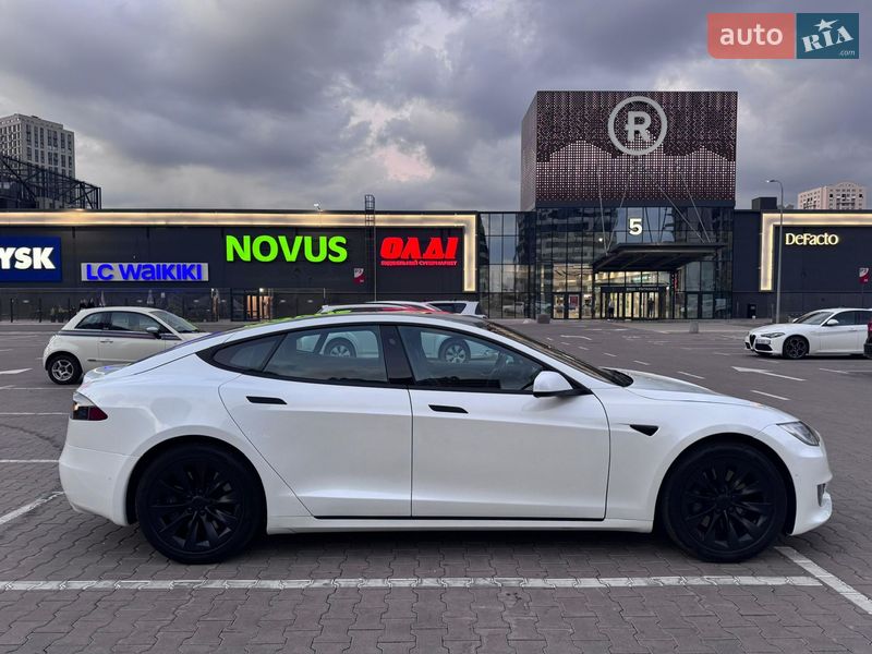 Лифтбек Tesla Model S 2018 в Киеве фото 6 Лифтбек Tesla Model S 2018 в Киеве