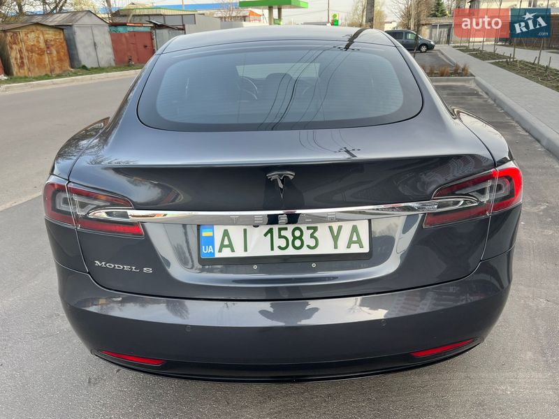 Лифтбек Tesla Model S 2017 в Киеве
