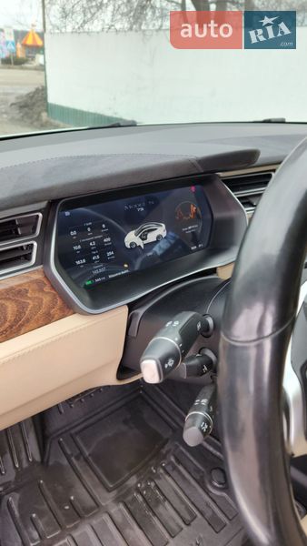 Ліфтбек Tesla Model S 2016 в Києві