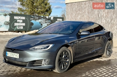Ліфтбек Tesla Model S 2017 в Києві