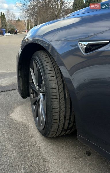 Лифтбек Tesla Model S 2018 в Киеве