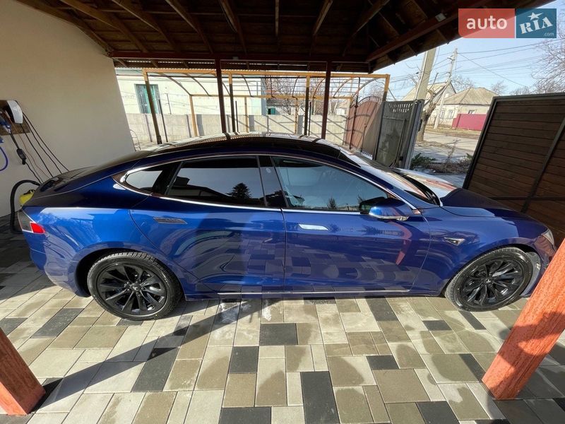 Лифтбек Tesla Model S 2019 в Днепре