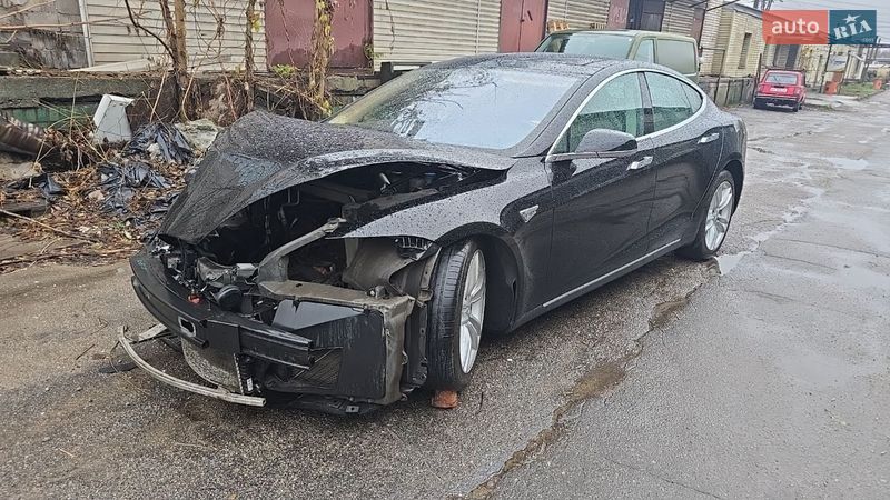 Лифтбек Tesla Model S 2013 в Запорожье