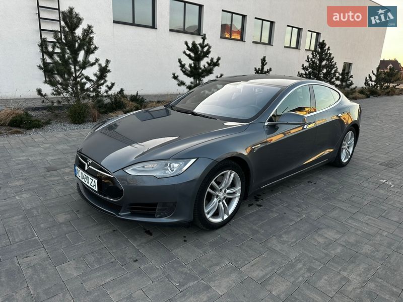 Лифтбек Tesla Model S 2013 в Луцке