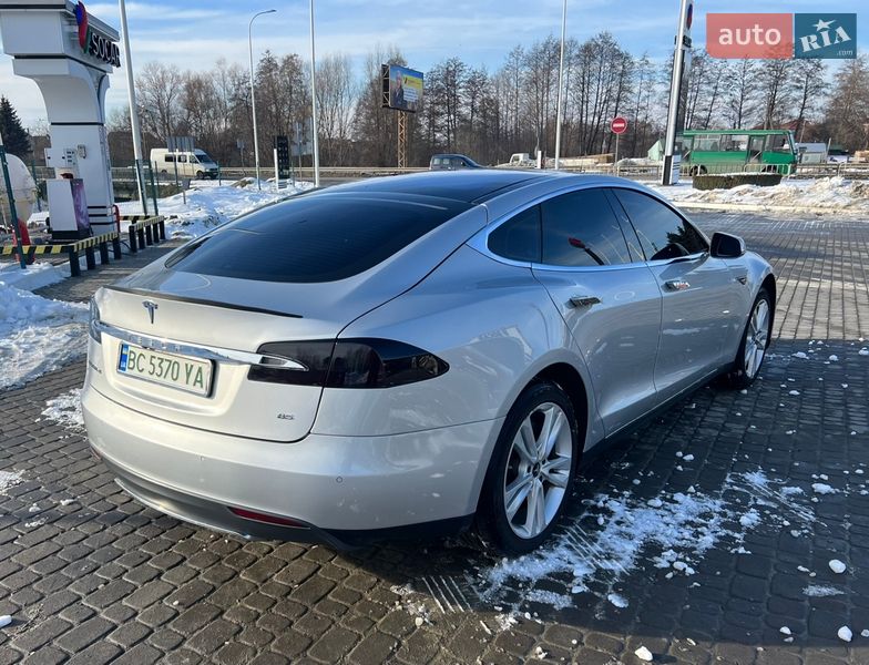 Лифтбек Tesla Model S 2013 в Львове