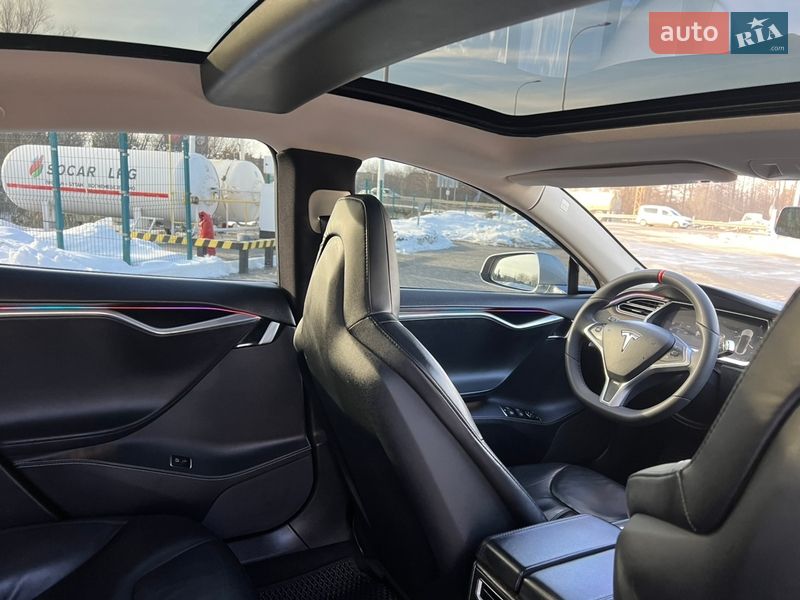 Лифтбек Tesla Model S 2013 в Львове