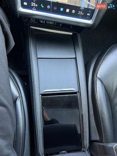 Лифтбек Tesla Model S 2013 в Львове