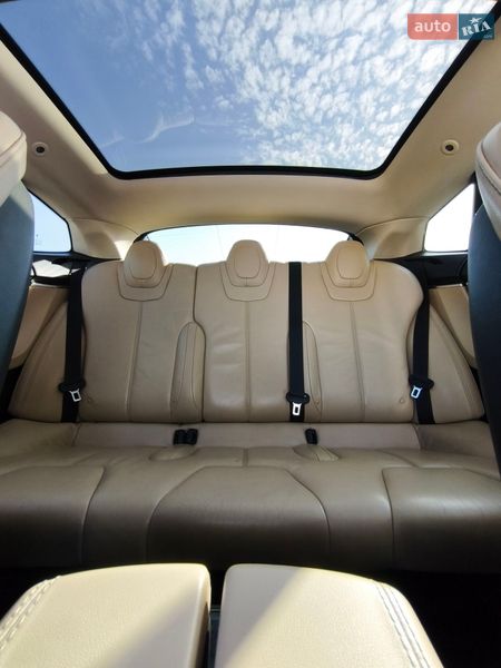 Лифтбек Tesla Model S 2014 в Львове