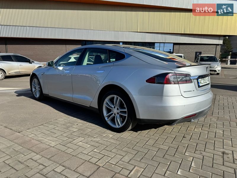 Ліфтбек Tesla Model S 2014 в Луцьку