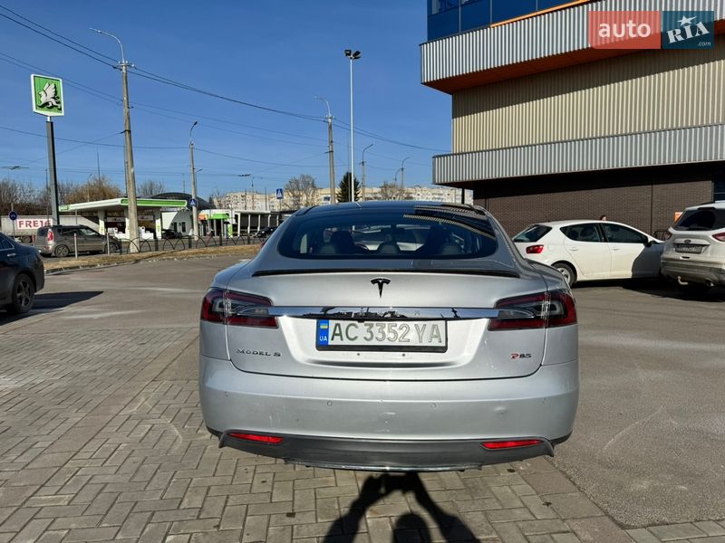 Ліфтбек Tesla Model S 2014 в Луцьку