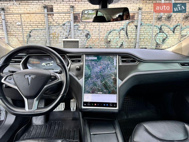 Ліфтбек Tesla Model S 2014 в Луцьку