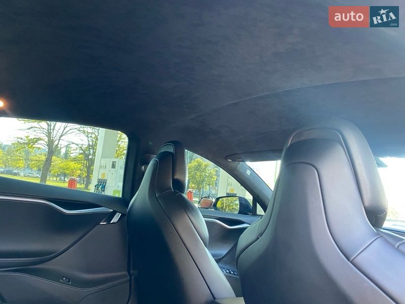 Лифтбек Tesla Model S 2017 в Николаеве