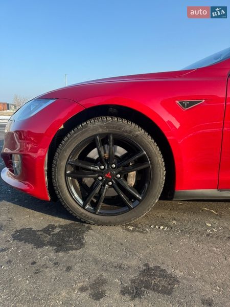 Ліфтбек Tesla Model S 2014 в Черкасах фото 25 Ліфтбек Tesla Model S 2014 в Черкасах