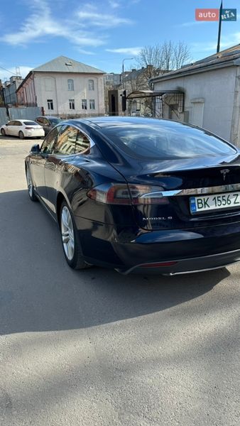 Лифтбек Tesla Model S 2015 в Львове