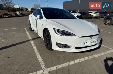 Лифтбек Tesla Model S 2017 в Киеве
