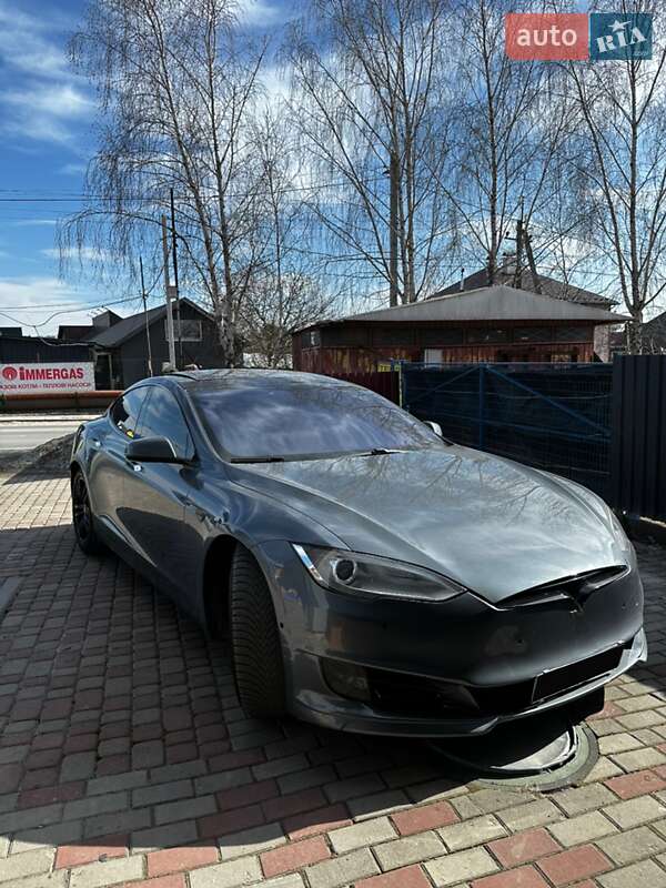 Лифтбек Tesla Model S 2013 в Львове