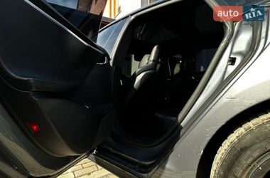 Ліфтбек Tesla Model S 2013 в Львові