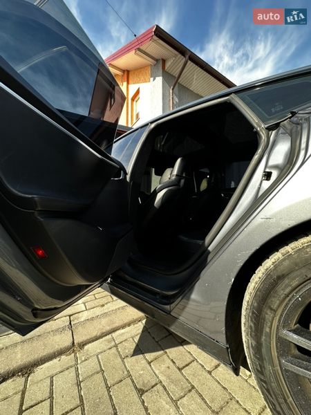 Лифтбек Tesla Model S 2013 в Львове