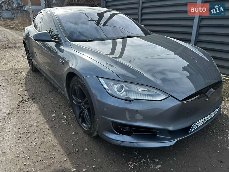 Лифтбек Tesla Model S 2013 в Львове
