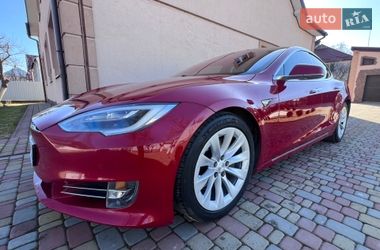 Ліфтбек Tesla Model S 2016 в Львові