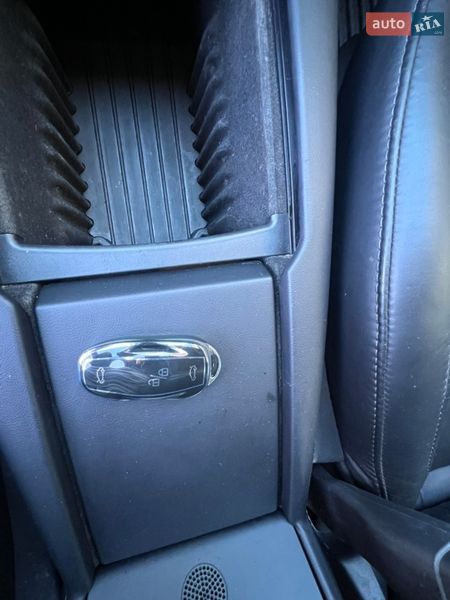 Лифтбек Tesla Model S 2016 в Львове