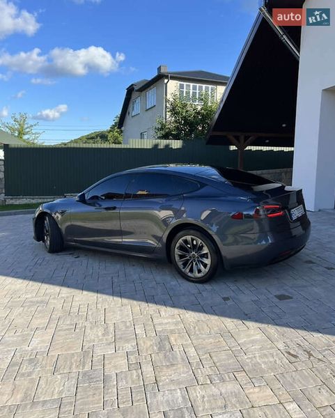 Ліфтбек Tesla Model S 2016 в Івано-Франківську