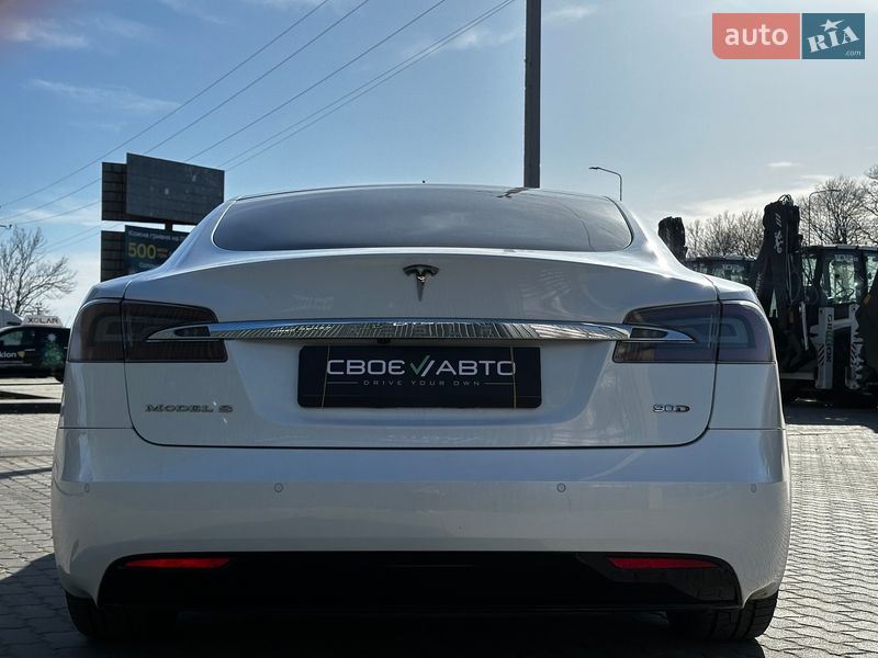Ліфтбек Tesla Model S 2016 в Львові