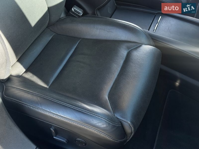 Ліфтбек Tesla Model S 2016 в Львові