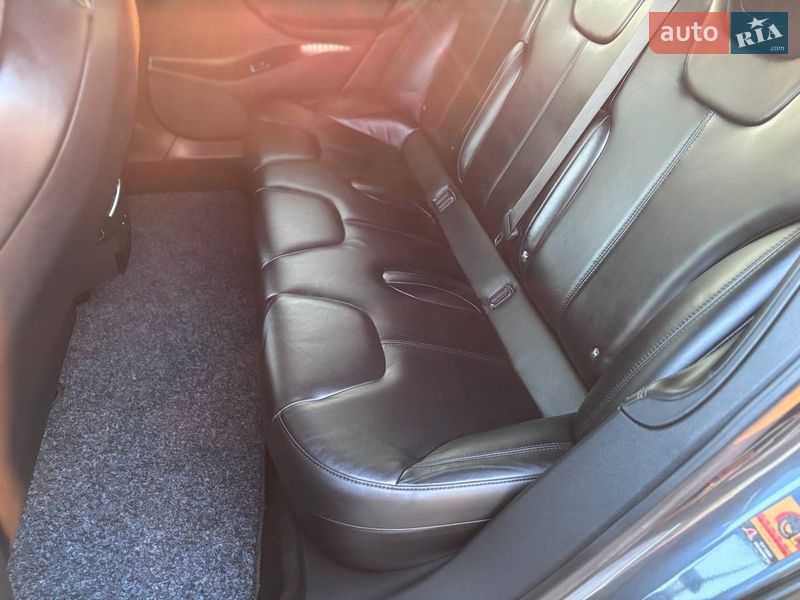 Лифтбек Tesla Model S 2017 в Коломые