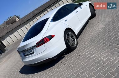 Ліфтбек Tesla Model S 2014 в Шумську