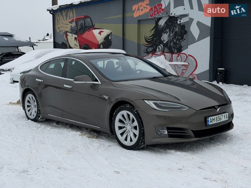 Tesla Model S 2016