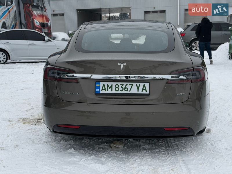 Ліфтбек Tesla Model S 2016 в Житомирі