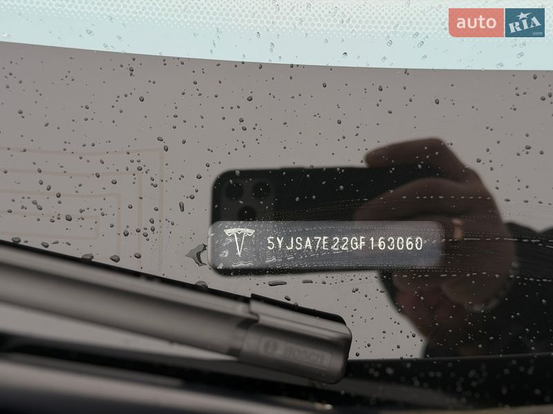 Ліфтбек Tesla Model S 2016 в Житомирі