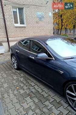 Лифтбек Tesla Model S 2017 в Днепре