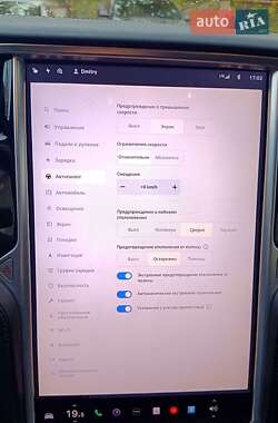 Лифтбек Tesla Model S 2017 в Днепре