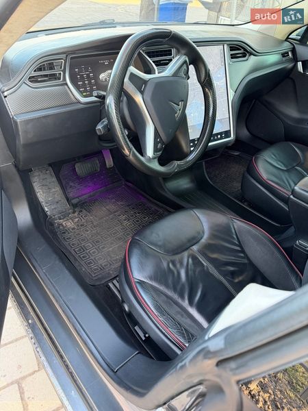 Лифтбек Tesla Model S 2013 в Кривом Роге