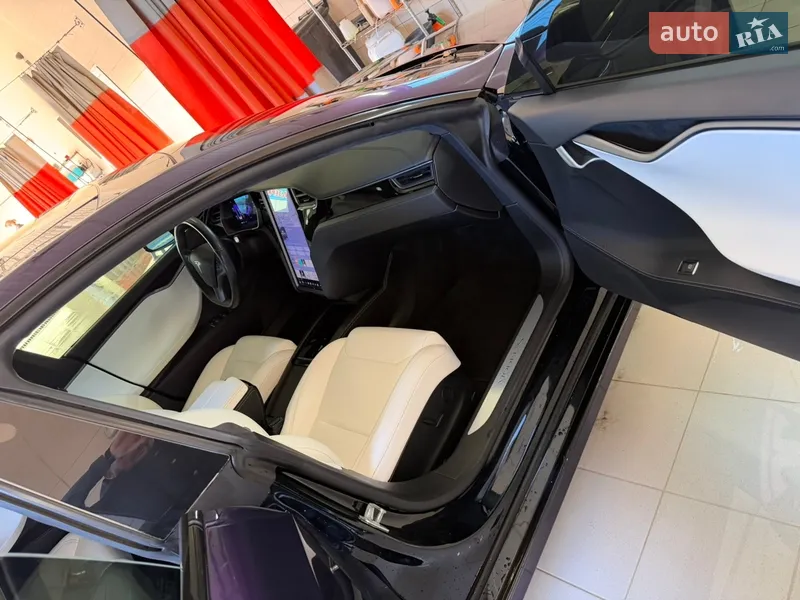 Tesla Model S 2018