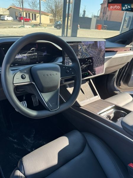 Лифтбек Tesla Model S 2023 в Киеве