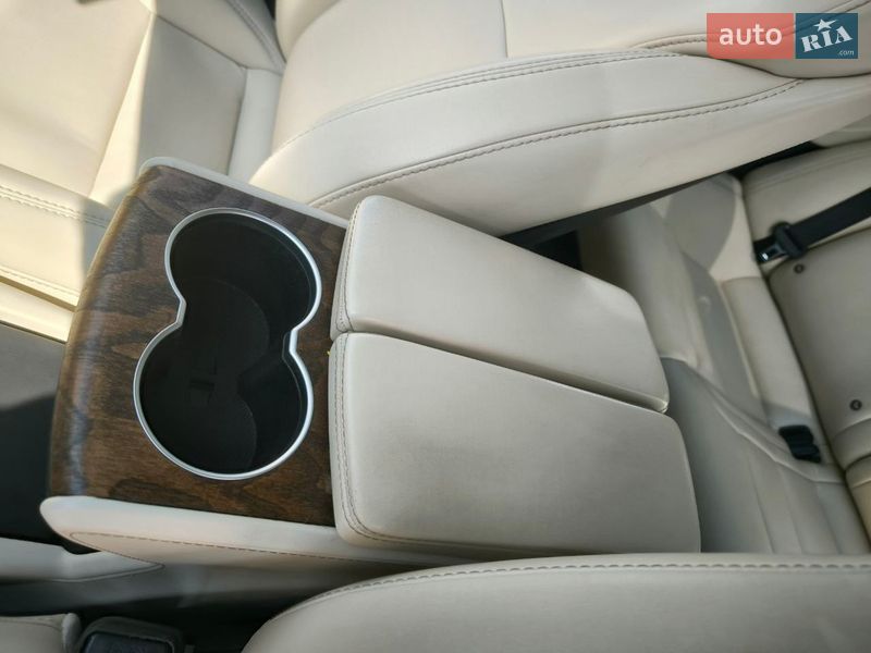 Ліфтбек Tesla Model S 2017 в Львові