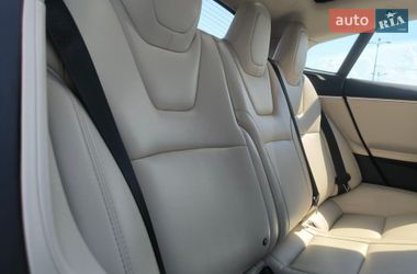 Лифтбек Tesla Model S 2017 в Львове